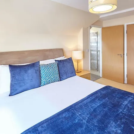 Host & - Abbey Horizon