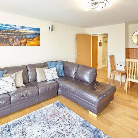 Host & - Abbey Horizon Whitby